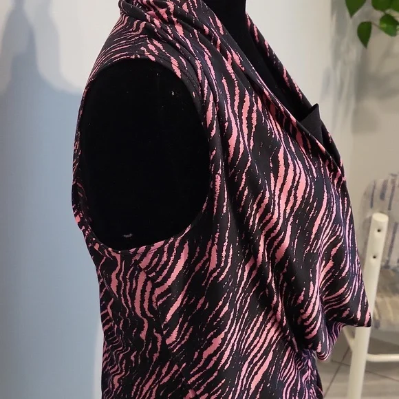 New Woman Design top - Picture 4 of 8